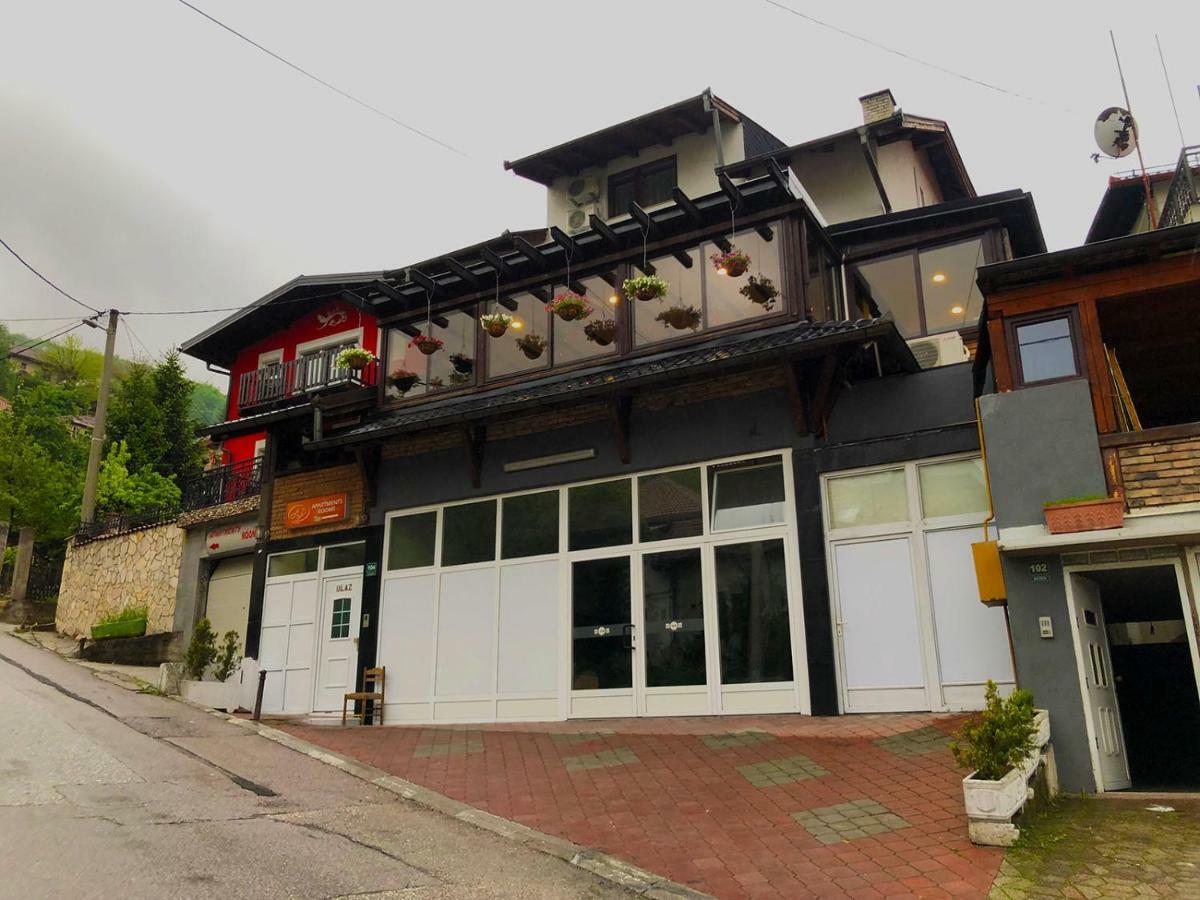 Отель Demi Old Town - Garage Parking Сараево Экстерьер фото